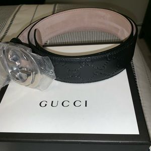 Never worn before authentic Gucci belt